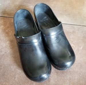 Dansko Professional Black Leather Clogs Size 37 N
